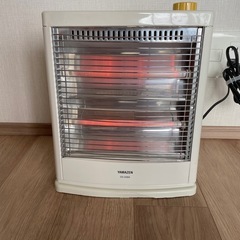 ②ヤマゼン YAMAZEN カーボンヒーター　暖房器具  の画像