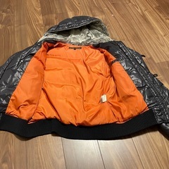 ジャンパー　Mサイズ
の画像