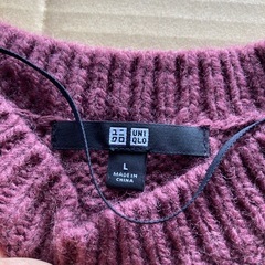 ユニクロセーターLサイズの画像