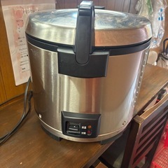 電気炊飯器の画像