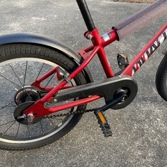 子供用自転車　キックボード、ヘルメット付きの画像