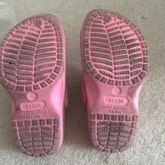 シナモンロールのクロックス　18cm18cmの画像