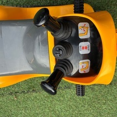 クレーン車　おもちゃの画像