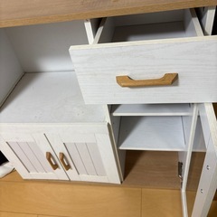 本日18時半以降受け取り可能　食器棚の画像