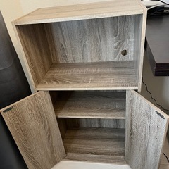 棚　扉付き収納ラック　木製の画像