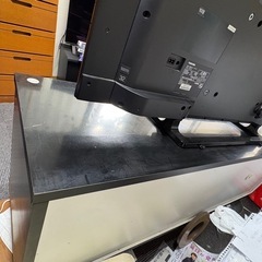 期間限定価格！！ブラック テレビ台 ガラス・木材製 収納力ありの画像