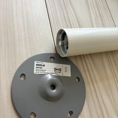 デスク　テーブルの脚　4本　イケア　ADILS 22724　約70cm　オフホワイトの画像