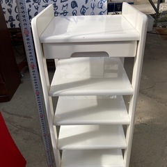 白いスリッパラックの画像