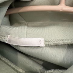 GU パーカーの画像