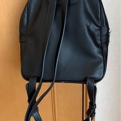 Forever 21　フェイクレザーミニバックの画像