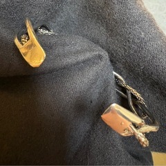 シルバーカラーバングルの画像