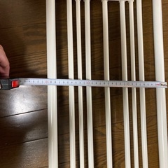 【無料】突っ張り棒付き伸縮棚！幅63×奥行30cmの画像