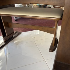 ダイニングテーブル+イス2脚+長椅子の画像