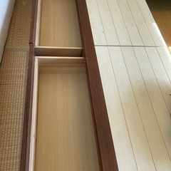 キングサイズ木製ベッドフレーム 引き出し付きの画像