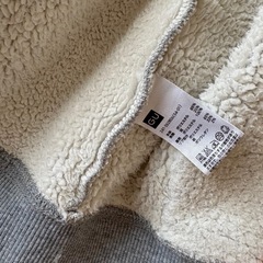 GU 裏ボア グレー ジップアップ パーカー スウェット モコモコ フード付きの画像