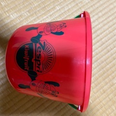 ゼスプリ　赤いプラスチックバケツ　　の画像