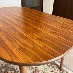 ダイニングテーブル4〜６人掛けの画像