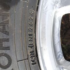 ヨコハマ 195/65R15 スノータイヤ の画像