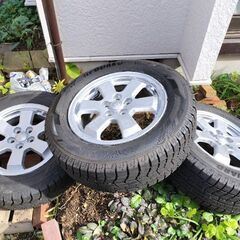ヨコハマ 195/65R15 スノータイヤ の画像