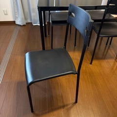 黒テーブル+黒椅子の画像