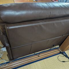 ニトリ 本革電動リクライニングソファ（3人掛け）約2m幅の画像
