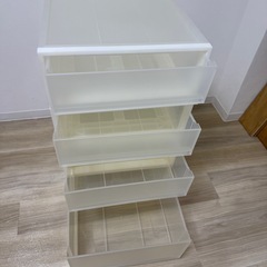 衣装ケースの画像