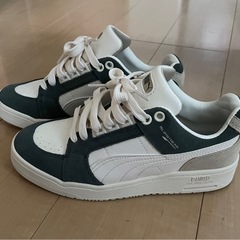 PUMAスニーカーの画像
