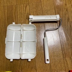 カーペットクリーナーとスペアテープ
の画像