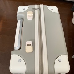 スーツケースの画像