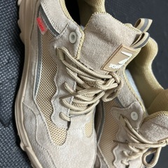 新品未使用スニーカーサイズ42の画像