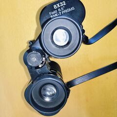 双眼鏡 8 × 32の画像