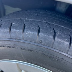 プリウスタイヤの画像