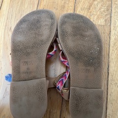 👡 ZARA（ザラ）エスニック サンダル シェル/タッセル付き 35サイズの画像