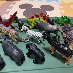 動物　恐竜　フィギュアの画像