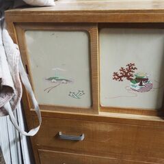 昭和レトロ、ラワンの箪笥、８８x４１x１１１、アンティークの画像