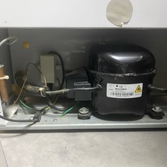 2012製 冷凍庫 100リットルの画像