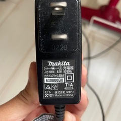 マキタ 充電式クリーナ 赤 CL110D掃除機　の画像