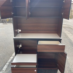 北九州市内配送無料　レンジボード付き食器棚 キッチンボード の画像