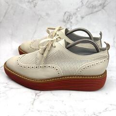 【美品】COLE HAAN ホワイト レザー レースアップシューズ 24 厚底の画像