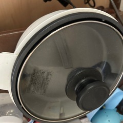 テレビと電気鍋セットの画像