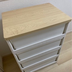 4段衣類収納の画像