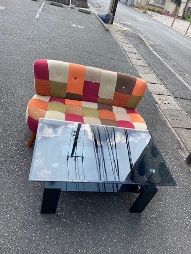 北九州市内配送無料 カラフル パッチワーク 2人掛けソファと黒ガラステーブルセット