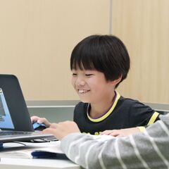 マインクラフトの世界で楽しみながらプログラミングを学べる教室の画像