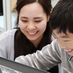 マインクラフトの世界で楽しみながらプログラミングを学べる教室の画像