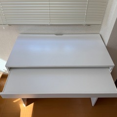 ホワイト シンプルデスク 引き出し付きの画像