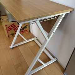 ヤマダ電機のテーブルの画像