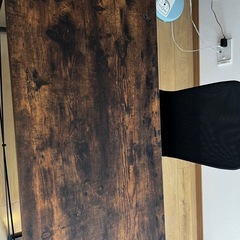 テーブルと、椅子の画像