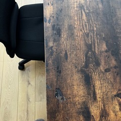 テーブルと、椅子の画像