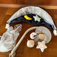 ベビーベッドの画像