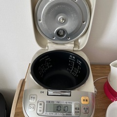 炊飯器の画像